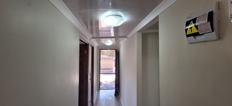 To Let 2 Bedroom Property for Rent in Zeekoevlei Western Cape